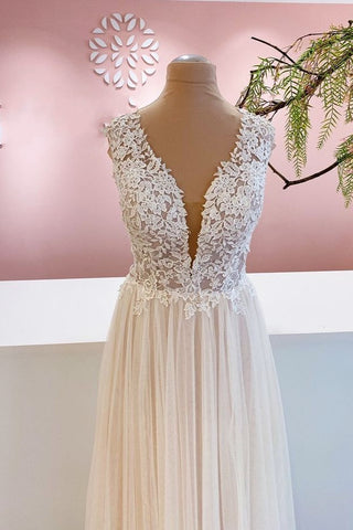 Vestido de novia largo de corte A, escote corazón, tul sin espalda y encaje floral