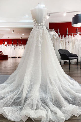 Vestido de novia largo de corte A con escote corazón y espalda descubierta de tul