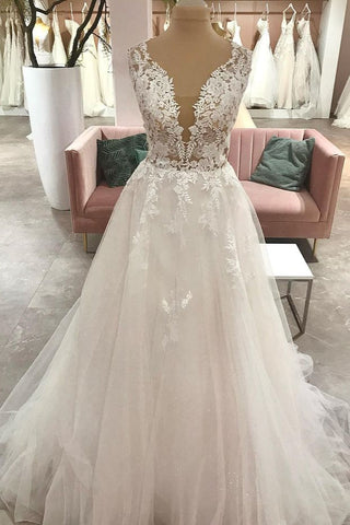 Vestido de novia largo de tul corte A con escote corazón y apliques de encaje