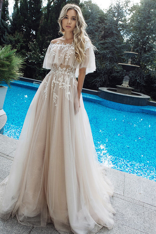 Robe de mariée longue trapèze en tulle avec applications de dentelle et épaules dénudées