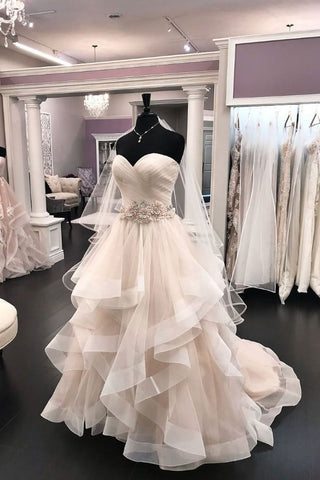 Vestido de novia largo de corte A, de tul con cintura adornada con cuentas y escote corazón