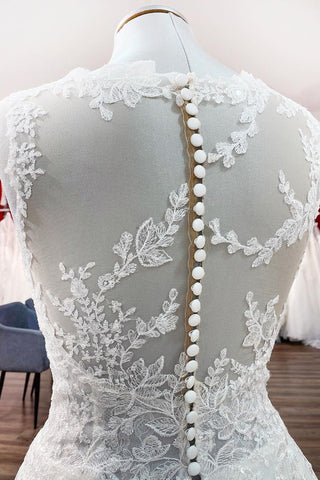 Vestidos de novia largos de corte A con apliques de encaje y tul con joyas
