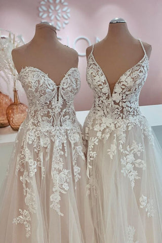 Vestido de novia largo de corte A con apliques de tul y encaje, espalda descubierta