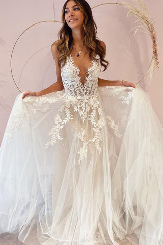 Vestido de novia largo de corte A con escote en V, apliques, encaje y tul, sin espalda