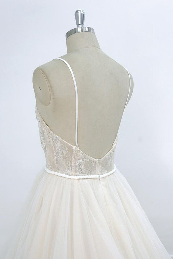Vestido de novia largo de corte A con escote en V, apliques de encaje y tul