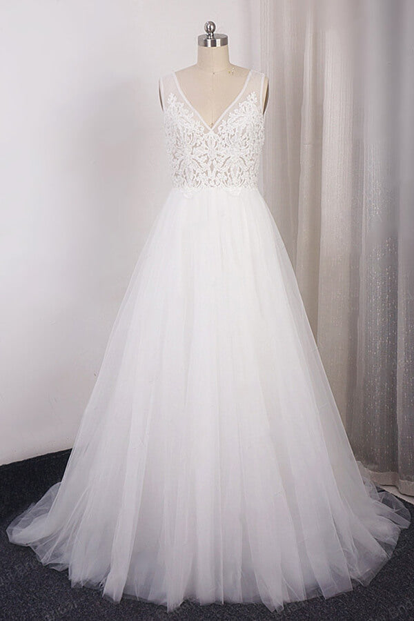 Vestido de novia largo de corte A con escote en V, apliques de encaje y tul
