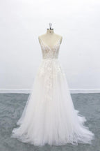 Vestido de novia largo de corte A, escote en V, espalda descubierta, apliques de encaje y tul