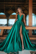Vestido de fiesta largo verde esmeralda de corte A con escote en V y abertura