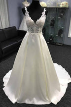 Robe de mariée longue en satin, coupe trapèze, col V et dos nu