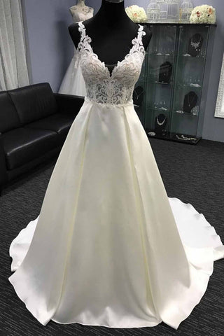 Vestido de novia largo de satén con escote halter y corte en A en línea A