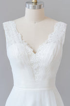 Vestido de novia largo de corte A, escote en V, encaje y tul sin espalda