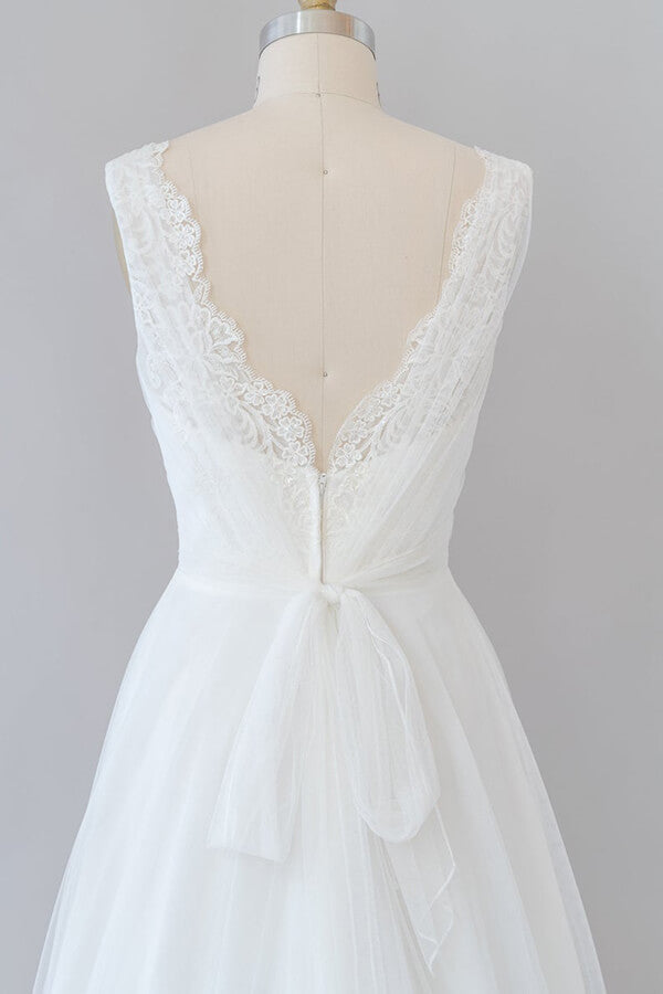 Vestido de novia largo de corte A, escote en V, encaje y tul sin espalda
