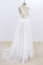 Robe de mariée longue trapèze en dentelle et tulle, col en V et dos nu