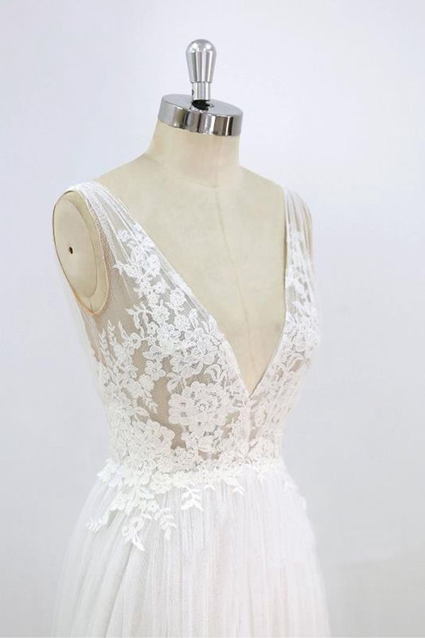Robe de mariée longue trapèze en dentelle et tulle, col en V et dos nu
