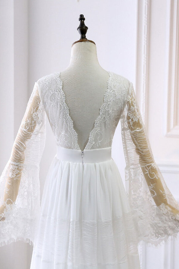 Vestido de novia largo de corte A, escote en V, encaje y tul con mangas
