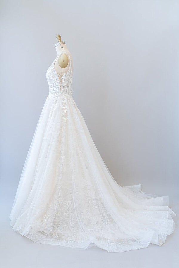 Vestido de novia largo de corte A, escote en V, espalda descubierta, apliques de encaje y tul
