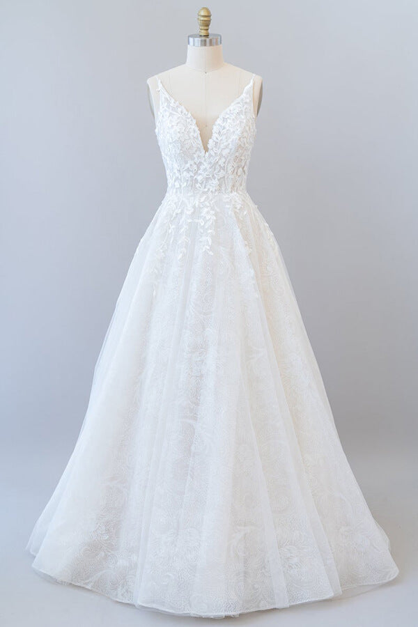 Vestido de novia largo de corte A, escote en V, espalda descubierta, apliques de encaje y tul