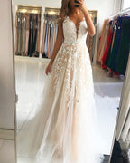 Robe de bal longue trapèze en tulle et dentelle, col en V et dos nu