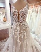 Vestidos de novia bohemios largos de corte bohemio, sin mangas, con escote en V y escote en A, de encaje floral y tul.