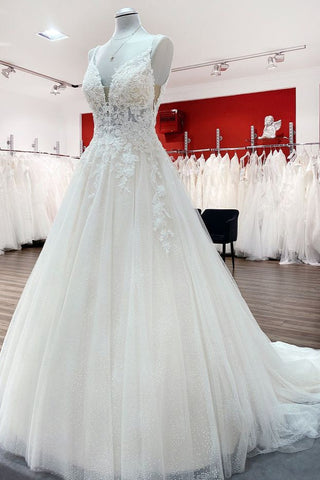 Vestido de novia largo de corte A, escote en V, tirantes finos, tul y encaje sin espalda