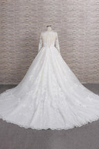 Robe de mariée longue trapèze à col en V, ornée d'appliqués de tulle et de dentelle, avec manches