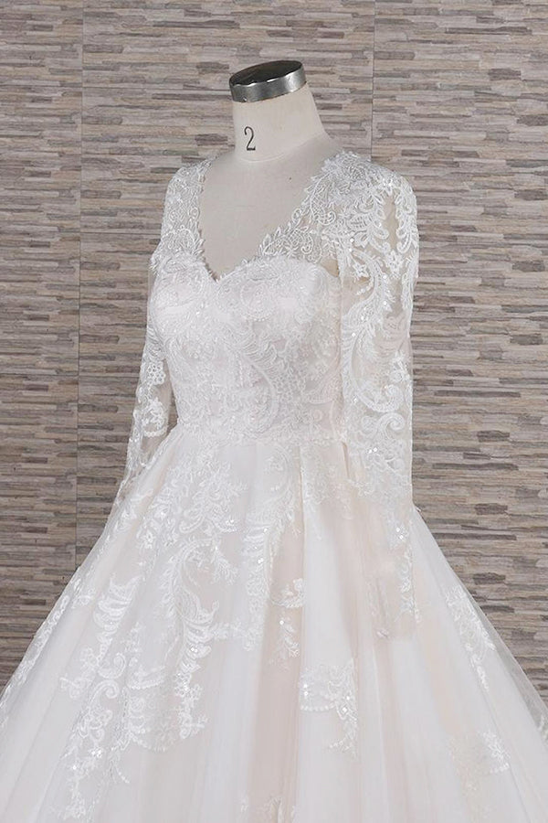 Robe de mariée longue trapèze à col en V, ornée d'appliqués de tulle et de dentelle, avec manches