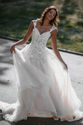 Vestido de novia largo de corte A, escote en V, tul, encaje y espalda descubierta