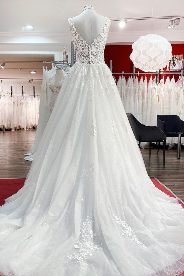 Vestidos de novia largos de corte A, escote en V, tul, encaje y volantes blancos