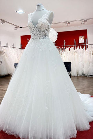 Vestidos de novia largos de corte A, escote en V, tul, encaje y volantes blancos