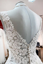 Vestidos de novia largos de corte A, escote en V, tul, encaje y volantes blancos
