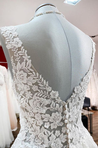 Vestidos de novia largos de corte A, escote en V, tul, encaje y volantes blancos