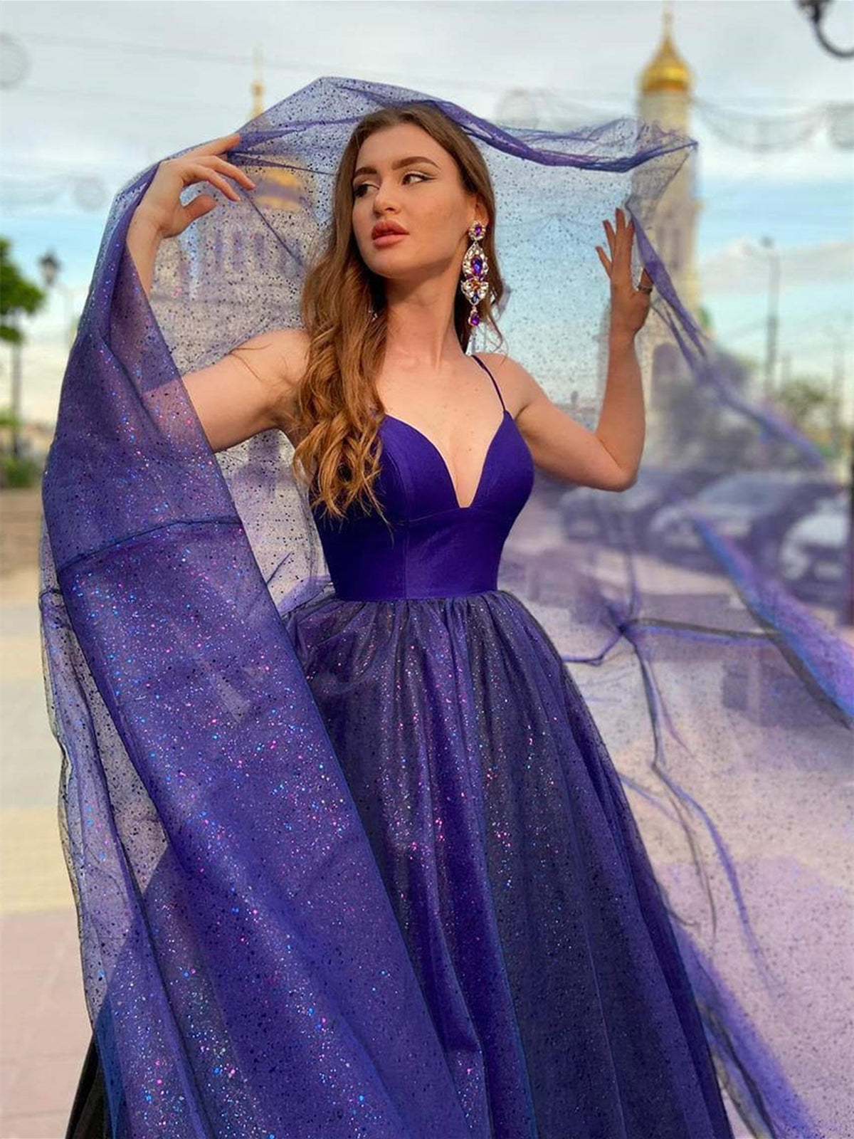 Vestido de fiesta largo de tul con escote en V y línea A, espalda descubierta, estilo formal.