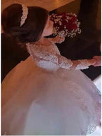 Vestido largo de princesa con encaje, cuello joya y mangas para niña de las flores en bodas