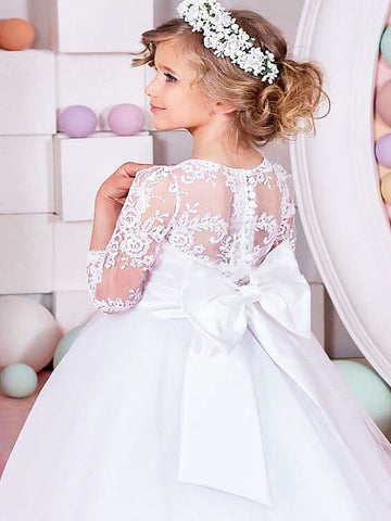 Vestido largo de gala de encaje y tul con manga corta y cuello joya para niña de las flores, ideal para bodas y fiestas.