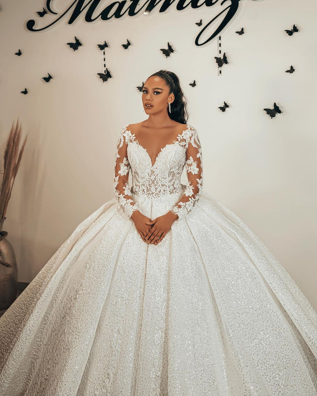 Long Ball Gown Sweetheart Appliques Lace Sequins Ruffles Wedding Dress with Sleeves