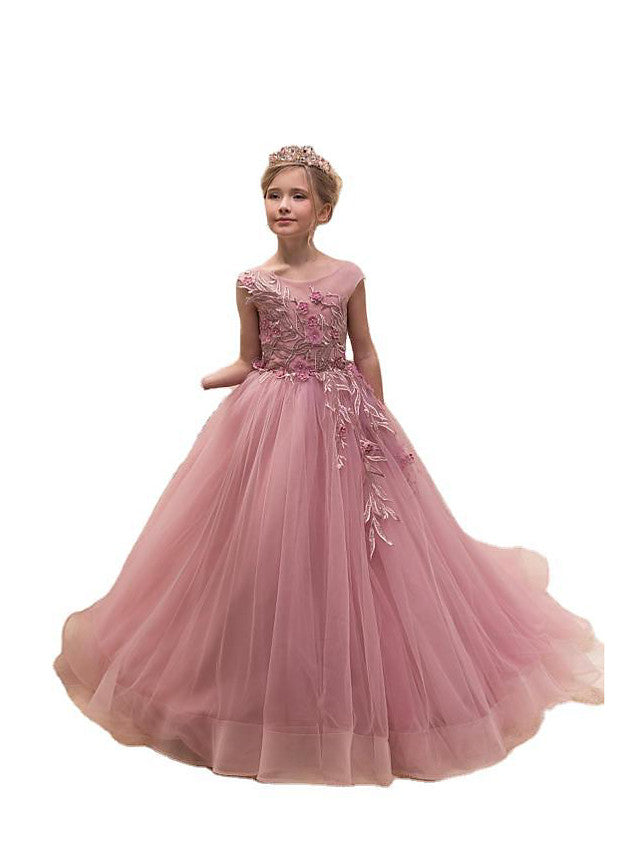 Vestido largo de gala de tul con cuello joya y cola de cepillo para bodas, fiestas y damitas de honor.