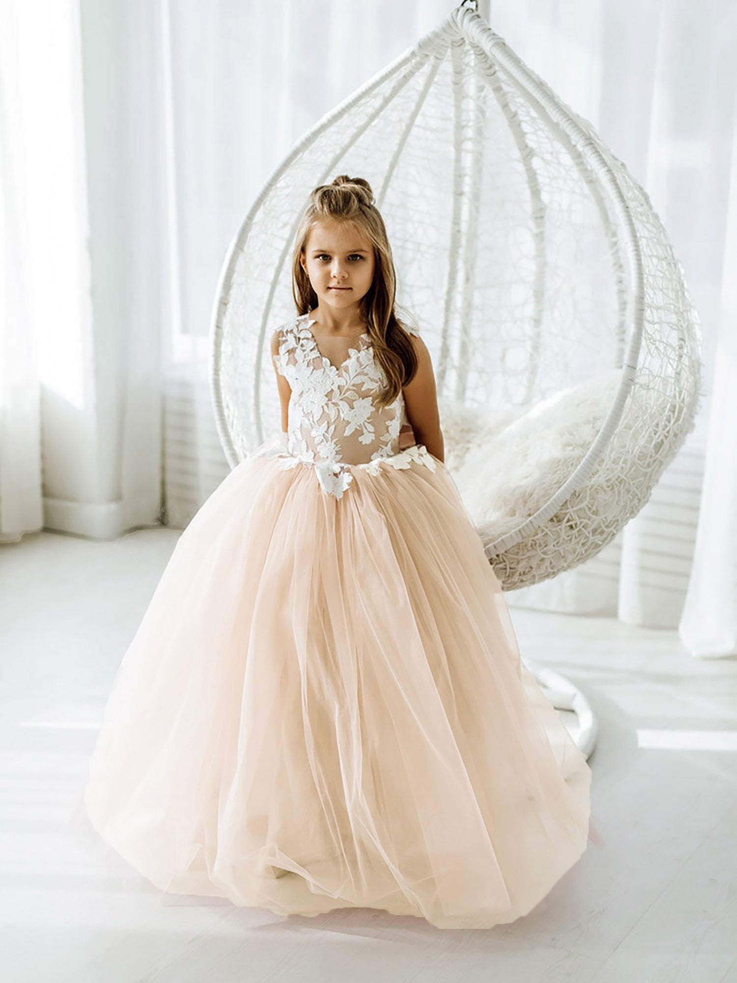 Vestido largo de tul y encaje sin mangas para niña de las flores con lazo