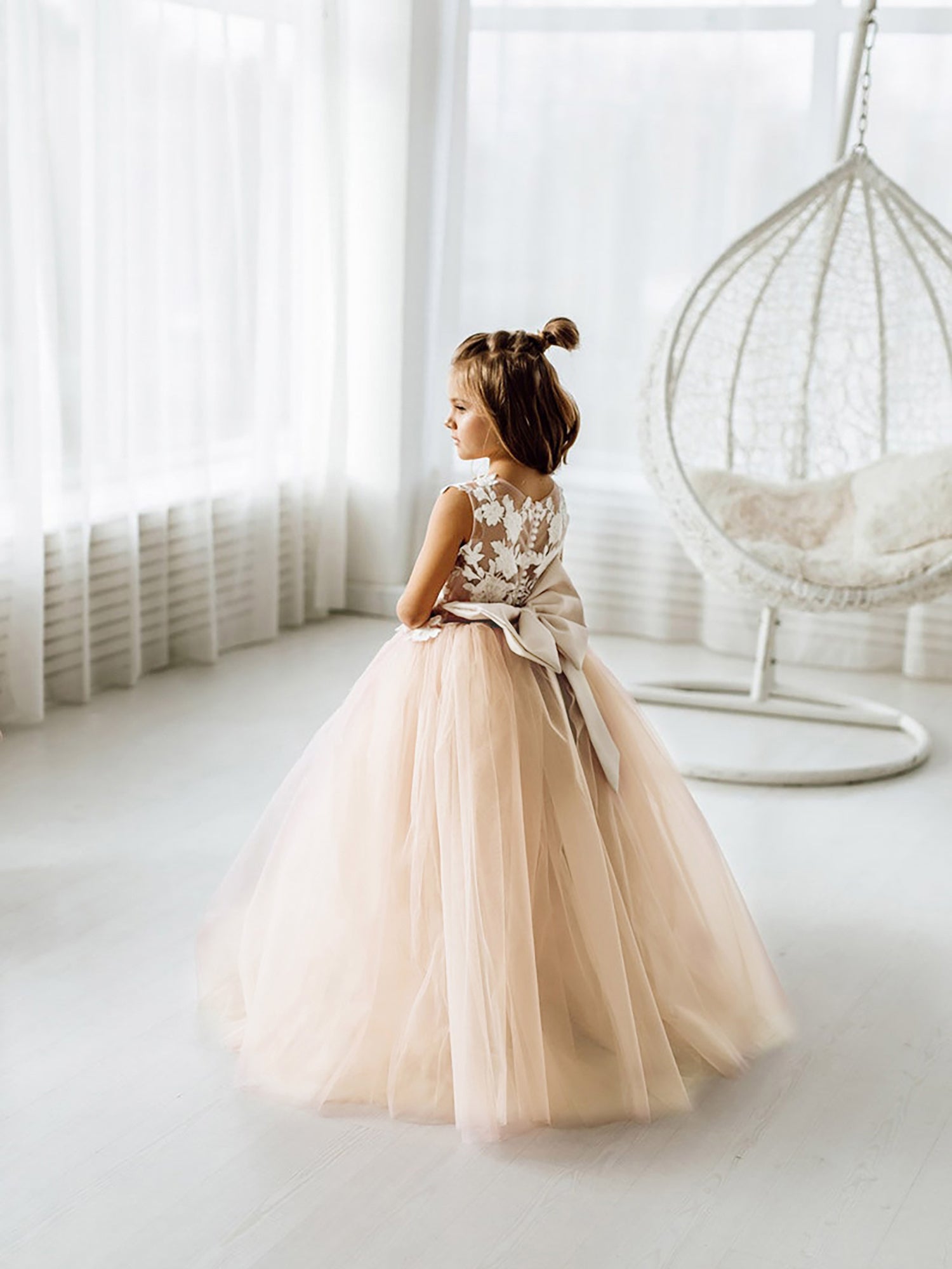 Vestido largo de tul y encaje sin mangas para niña de las flores con lazo