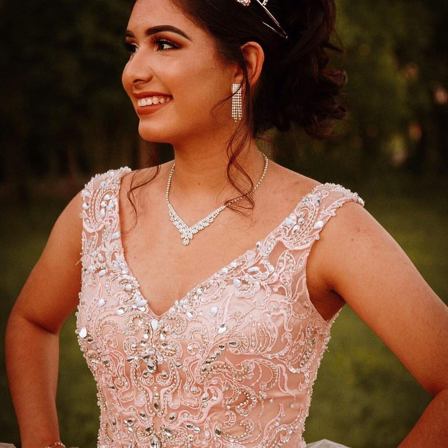 Robe de bal longue en tulle à col en V pour quinceañera