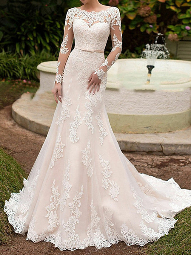 Robe de mariée longue sirène en dentelle avec encolure bateau, traîne et manches