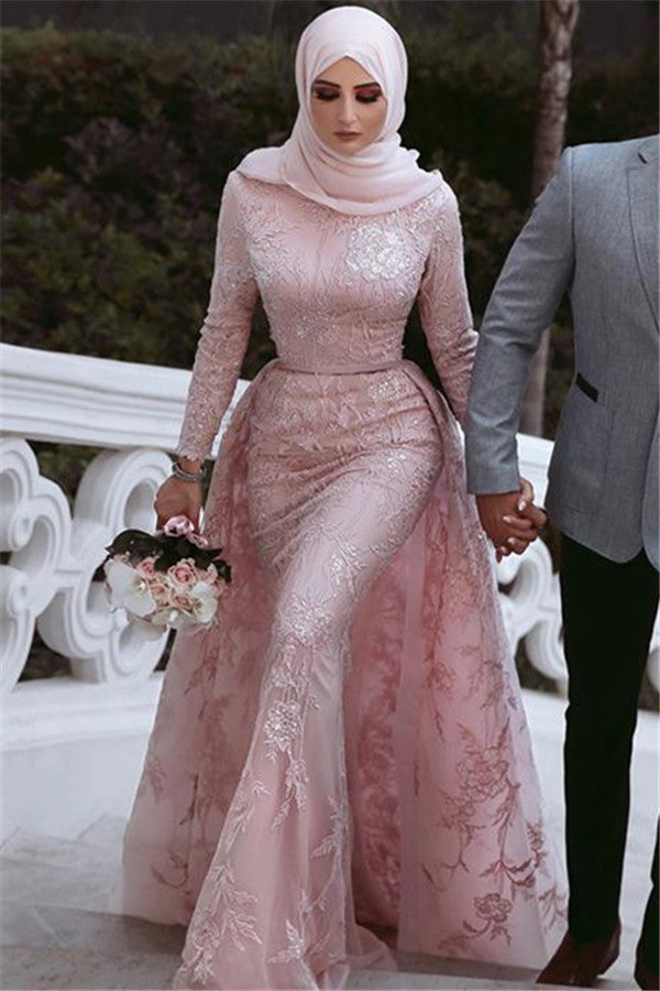 Robe de bal longue sirène à col montant et manches ornée d'appliqués en dentelle