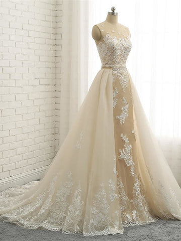 Robe de mariée sirène longue en tulle et dentelle, col bijou et traîne chapelle