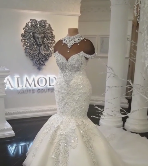 Vestido de novia largo de sirena con hombros descubiertos, apliques de cristal