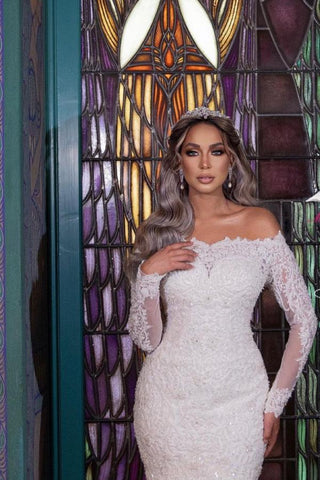 Vestidos de novia largos de sirena con hombros descubiertos y mangas desmontables