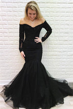 Vestido largo de sirena de encaje con hombros descubiertos y mangas para baile de graduación