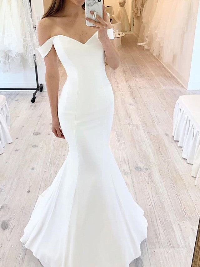 Vestidos de novia largos de sirena de satén con hombros descubiertos