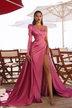 Robe de bal longue sirène asymétrique à une épaule et fente sur le devant avec manches