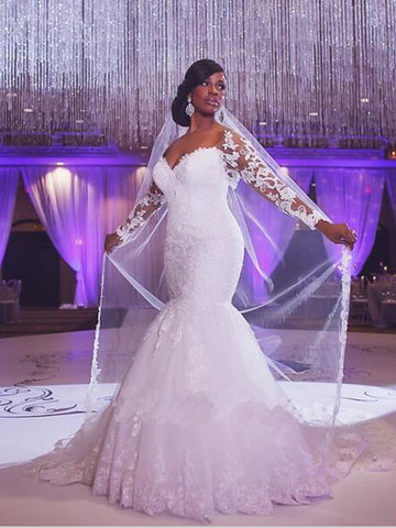 Vestidos de novia largos de organza con escote sirena, cola de corte y mangas, corte sirena y escote redondo.