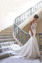 Robe de mariée sirène longue à bretelles spaghetti et dos nu en dentelle