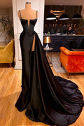 Robe de bal noire sirène longue à fines bretelles et fente